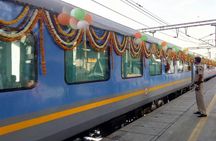 From Delhi: 3-Day Golden Triangle Tour with Train Ride Experience
