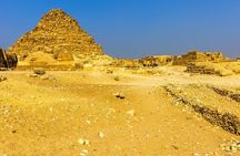 Private Giza Plateau and Pyramids Day Tour