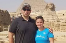Private Day Tour to Giza Pyramids and Egyptian Museum from Cairo with Guide