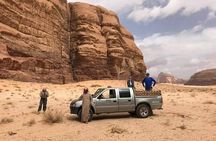 Wadi Rum: Full Day Valley Tour with Lunch