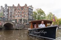 Private boat tour on a electric saloon boat