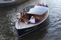 Private boat tour on a electric saloon boat