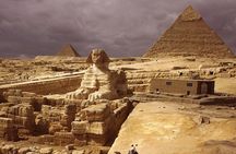 Private Tour to Giza Pyramids, Sphinx, and Valley Temple with Lunch 
