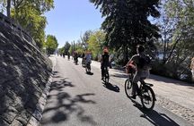Lyon Electric Bike Tour including Food Tasting with a Local Guide