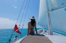 Hol Chan Marine Reserve Snorkel Tour on the 40' Sirena Azul Sailboat