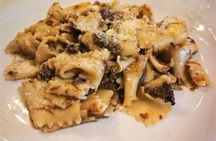 Bergamo: Full meal Food Tour with Local Delights by Do Eat Better
