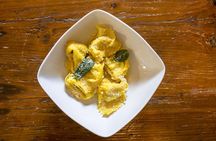 Small Group Market tour and Dining Experience at a Cesarina's home in Ancona 