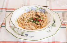 Small Group Market tour and Dining Experience at a Cesarina's home in Brindisi 