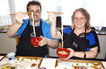 Experience all of Japanese culture and Japanese food experience classes "origami, udon, Japanese food, green tea, calligraphy" in 4 hours