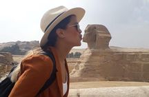 Best tour to Giza Pyramids, Egyptian Museum, Bazaar and Felucca 