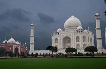 Taj Mahal Tour from Delhi – Skip-the-Line Entry & 5-Star Lunch