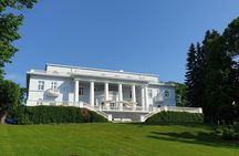 Private city tour in Helsinki & Medieval Porvoo by Luxury car