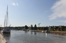 Private city tour in Helsinki & Medieval Porvoo by Luxury car