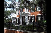 Savannah Stroll: Guided Sightseeing & History Walking Tour of Savannah