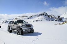 Golden Circle, Glacier & Northern Lights/Midnight sun / guided private tour