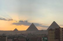 Best Full-Day Tour to Giza Pyramids Egyptian Museum and Bazaar