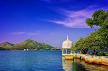 Exclusive 1-day Udaipur Tour with High End SUV Car.