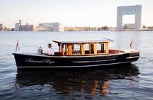 Private boat tour on a electric saloon boat