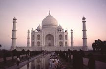 All Inclusive Day Trip to Taj Mahal, Agra Fort from Delhi by Car