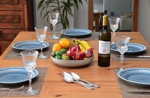 Private Traditional Georgian Meal in a Lovely Tbilisi Home with Transfers