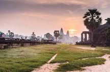 Angkor Wat Small-Group Sunrise Tour from Siem Reap