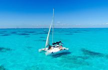 Private Catamaran from Cancun to Isla Mujeres | For up to 13 pepl