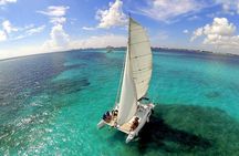 Private Catamaran from Cancun to Isla Mujeres | For up to 13 pepl