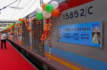 Taj Mahal Tour by Gatimaan Train/Rail All Inclusive