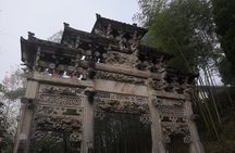 Private Hiking Tour along Xihong Ancient Trail in Huangshan City & Mt. Qiyun