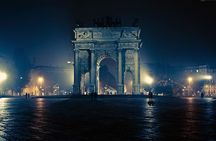 Milan private guided tour by night