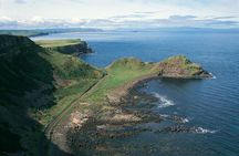 Giant's Causeway and Whisky Distillery tasting tour from Belfast 