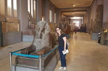 Full-day tour Giza pyramids and Egyptian Museum and bazaar, camel ride, Lunch