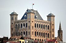 Day trip to two palaces - a tale of mountain-top kings and a murdering queen!