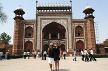 Taj Mahal Day Trip Including Same Day Flights from Mumbai