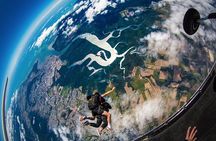 Cairns: Tandem Skydive Experience over Reef & Rainforest