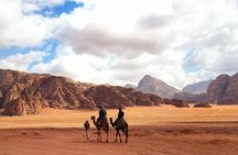 2 Hour Jeep Tour - Wadi Rum Desert & Canyon