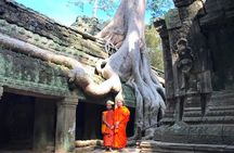 Angkor Wat Sunrise by Vintage Jeep – Private Tour