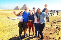 Private tour to Giza pyramids,sphinx,museum,market& lunch 