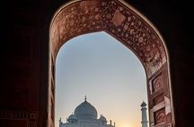 Taj Mahal Sunrise and Agra Overnight Tour from Pune With Flights