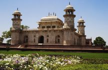 Taj Mahal Sunrise and Agra Overnight Tour from Hyderabad 