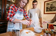 Private pasta-making class at a local's home with tasting in Pisa