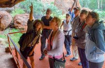 Full Uluru Base Walk at Sunrise Including breakfast