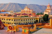 Jaipur Tour From Delhi By Private Car with Guide and Lunch 