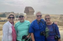 Giza Pyramids & Egyptian Museum: Camel Ride and Lunch Experience