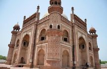 Mehrauli Archaeological Park Guided Walking Tour in Delhi