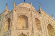 Taj Mahal Sunrise Tour from Delhi with Vegetarian Dinner at home