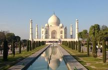 Private Taj Mahal Tour from Delhi by Car with Entry fees & Lunch