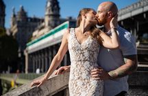 Paris 2-Hour Eiffel Tower Walking Tour with Professional Photo Shoot