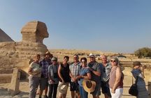 Private Tour to Giza Pyramids & Sphinx & Valley Temple 