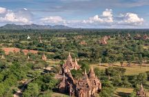 Private Bagan day tour by car with horse cart
